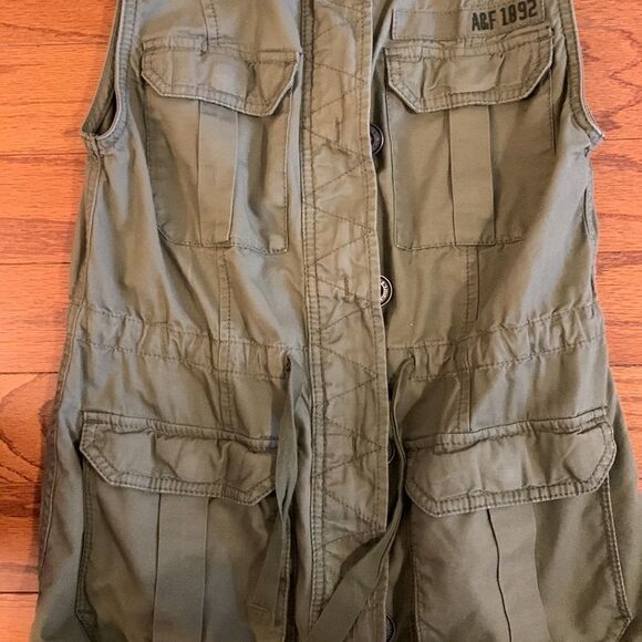 Abercrombie and Fitch Army green Small utility vest - Picture 9 of 11